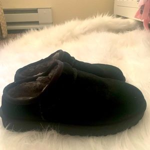UGG Classic Slipper size 9